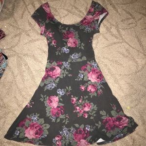 • floral dress with back cutouts •